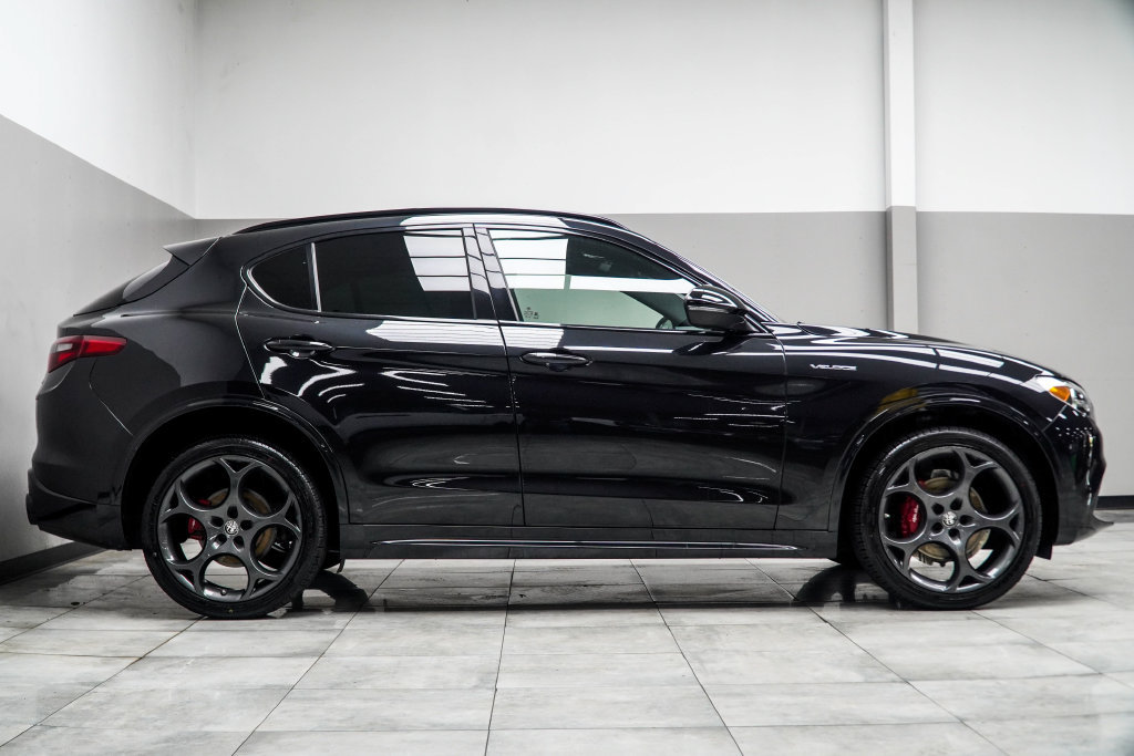 Used 2023 Alfa Romeo Stelvio Veloce AWD/4WD image 10