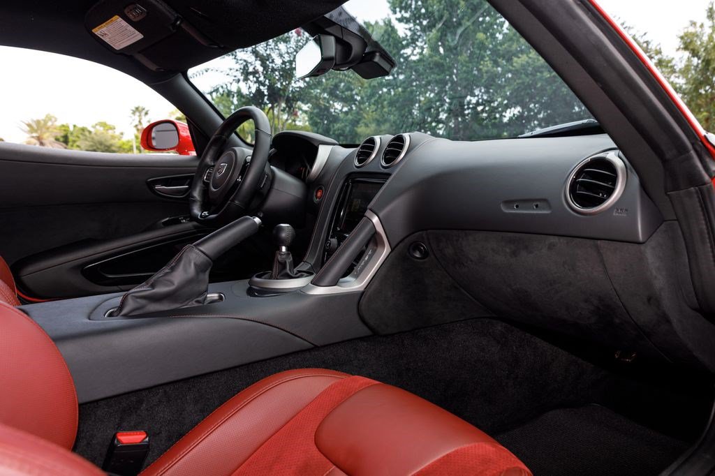 Used 2017 Dodge Viper GTC RWD image 13