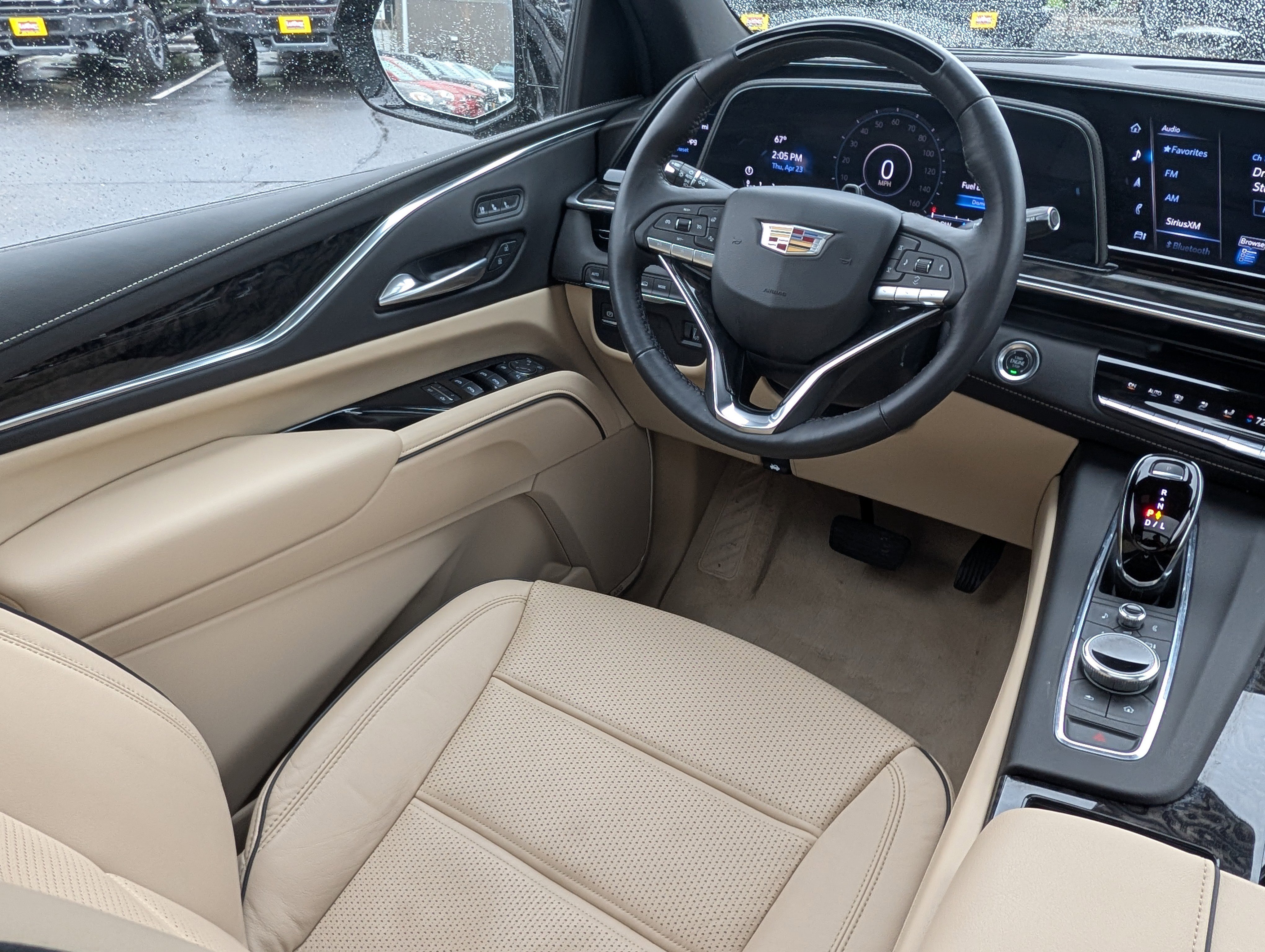 Used 2024 Cadillac Escalade Premium Luxury w/ LPO, Floor Liner Package AWD/4WD image 9