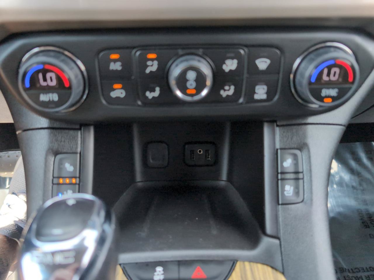 Used 2019 GMC Acadia Denali AWD/4WD image 27