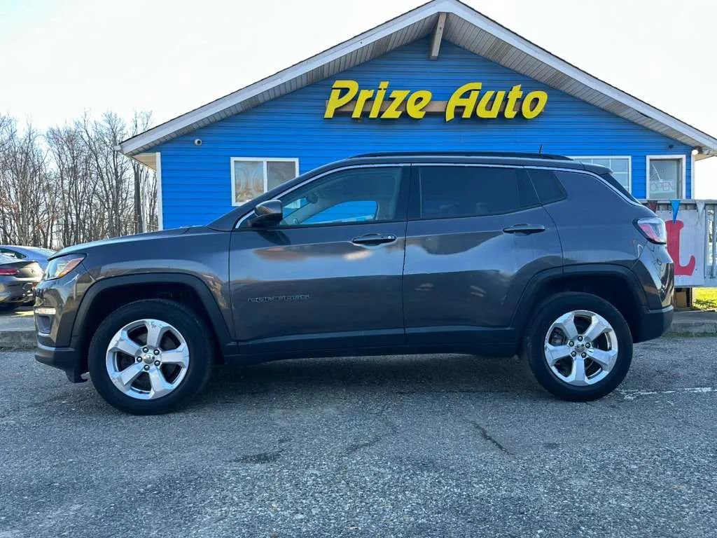 Used 2018 Jeep Compass Latitude image 3