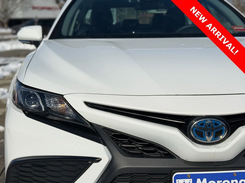 Used 2024 Toyota Camry SE image 4