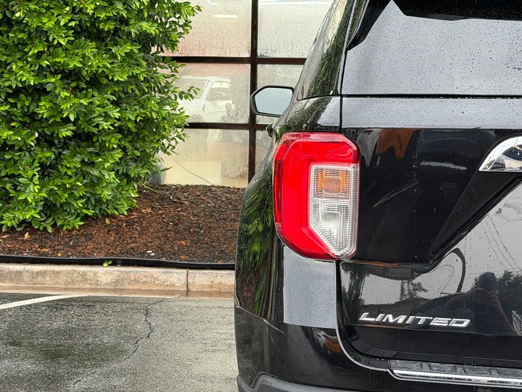 Used 2024 Ford Explorer Limited AWD/4WD image 15