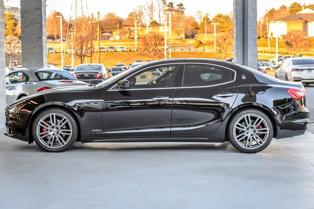 Used 2018 Maserati Ghibli GranSport image 57