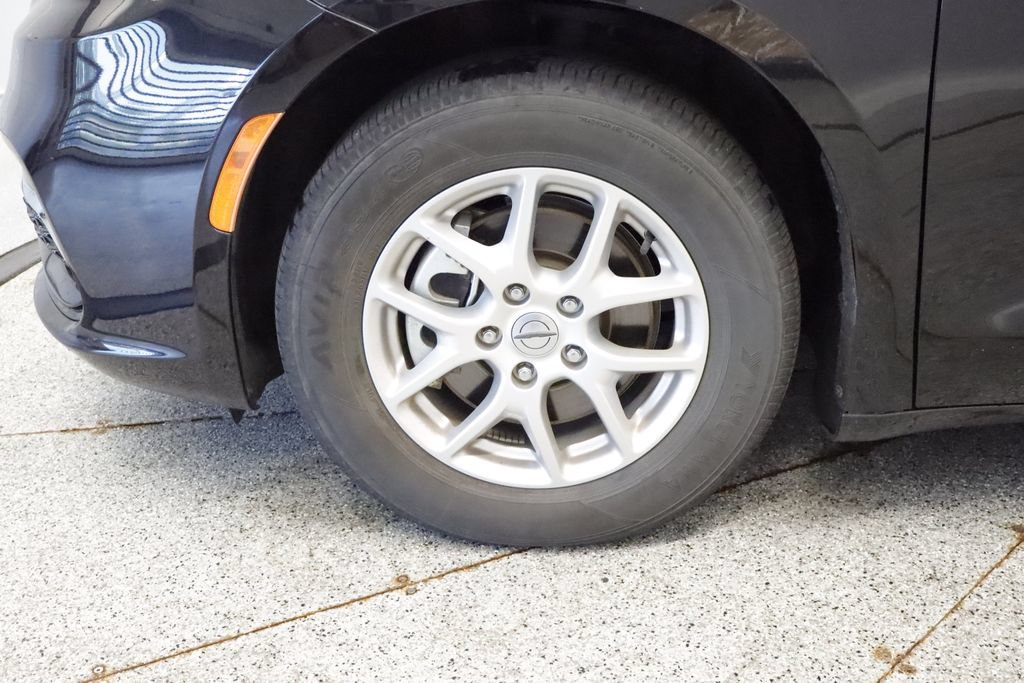 Certified 2023 Chrysler Pacifica Touring-L FWD image 14