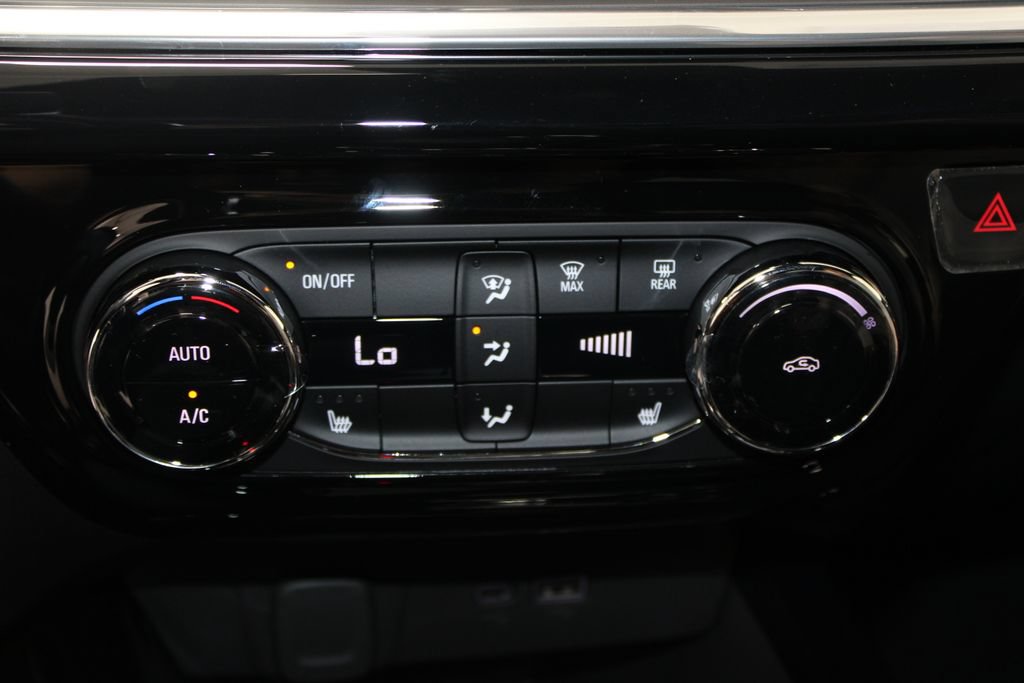 New 2026 Chevrolet Trax RS w/ Sunroof Package FWD image 42