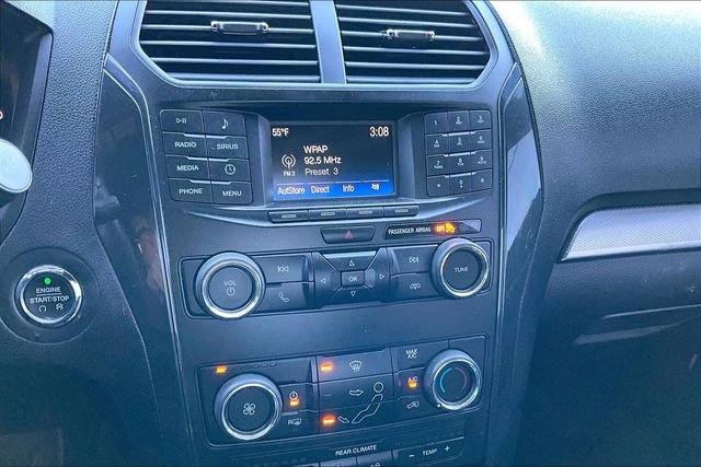 Used 2019 Ford Explorer XLT image 24