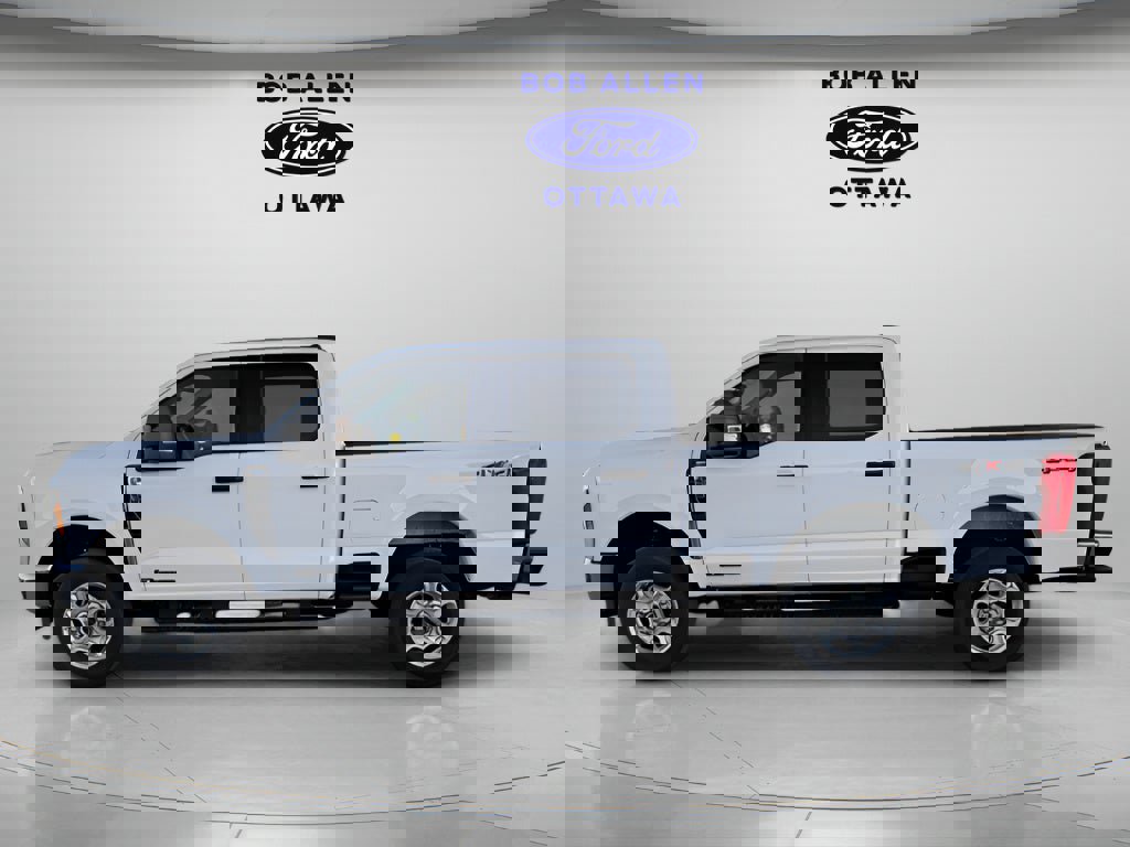 Used 2025 Ford F250 XLT image 2