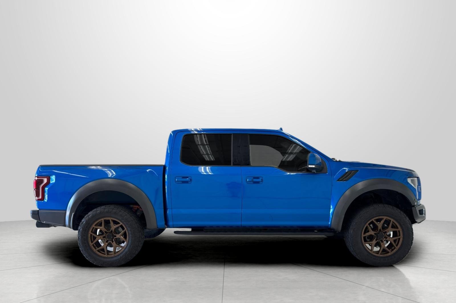 Used 2019 Ford F150 Raptor w/ Equipment Group 802A Luxury image 4