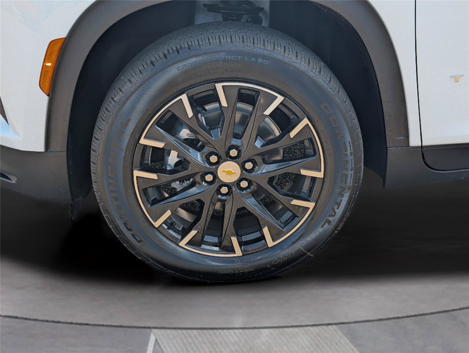 New 2026 Chevrolet Traverse LT w/ Sun and Wheel Package FWD image 39