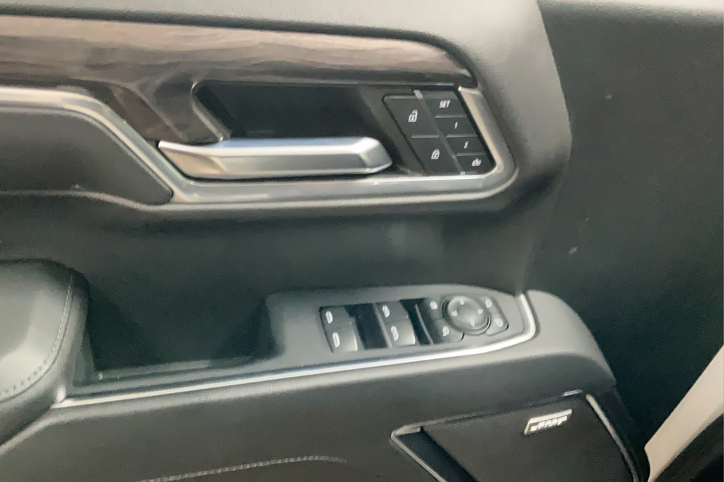 Certified 2022 Chevrolet Silverado 1500 LTZ w/ LTZ Convenience Package II AWD/4WD image 31