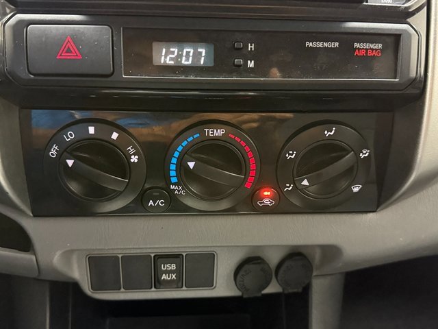 Used 2014 Toyota Tacoma PreRunner w/ TRD Sport Package image 18