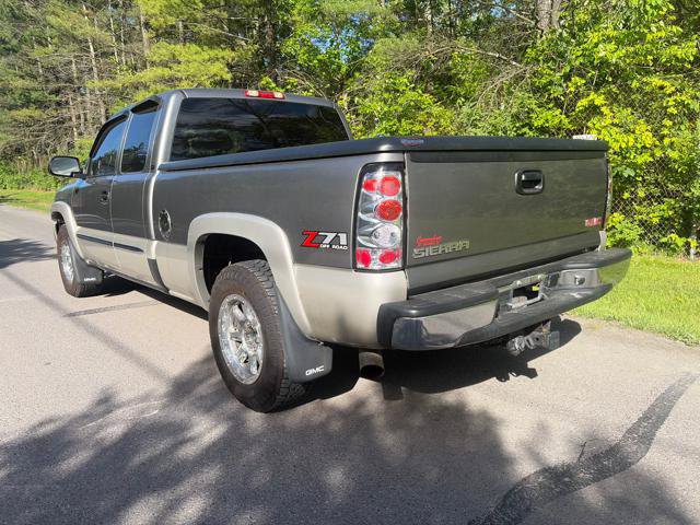 Used 2006 GMC Sierra 1500 SLT w/ Onstar Plus Package AWD/4WD image 4