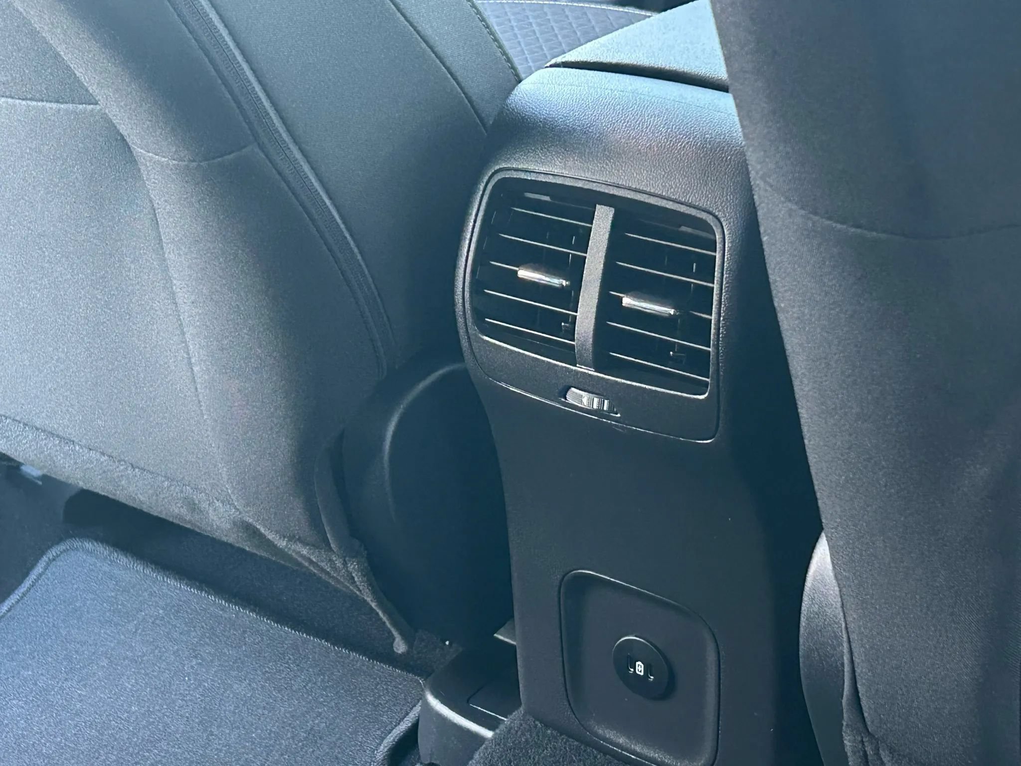 Used 2025 Ford Escape Active AWD/4WD image 24
