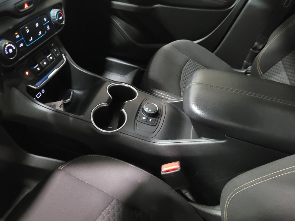 Used 2020 GMC Terrain SLE image 26