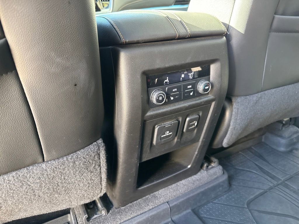 Used 2019 Chevrolet Traverse Premier w/ Redline Edition image 23