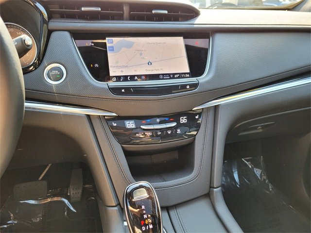 Used 2025 Cadillac XT5 Premium Luxury image 31