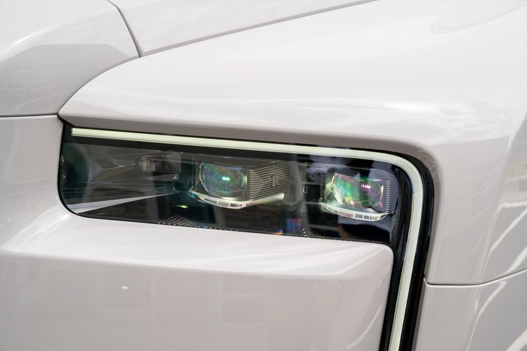 Used 2025 Rolls-Royce Cullinan AWD/4WD image 25
