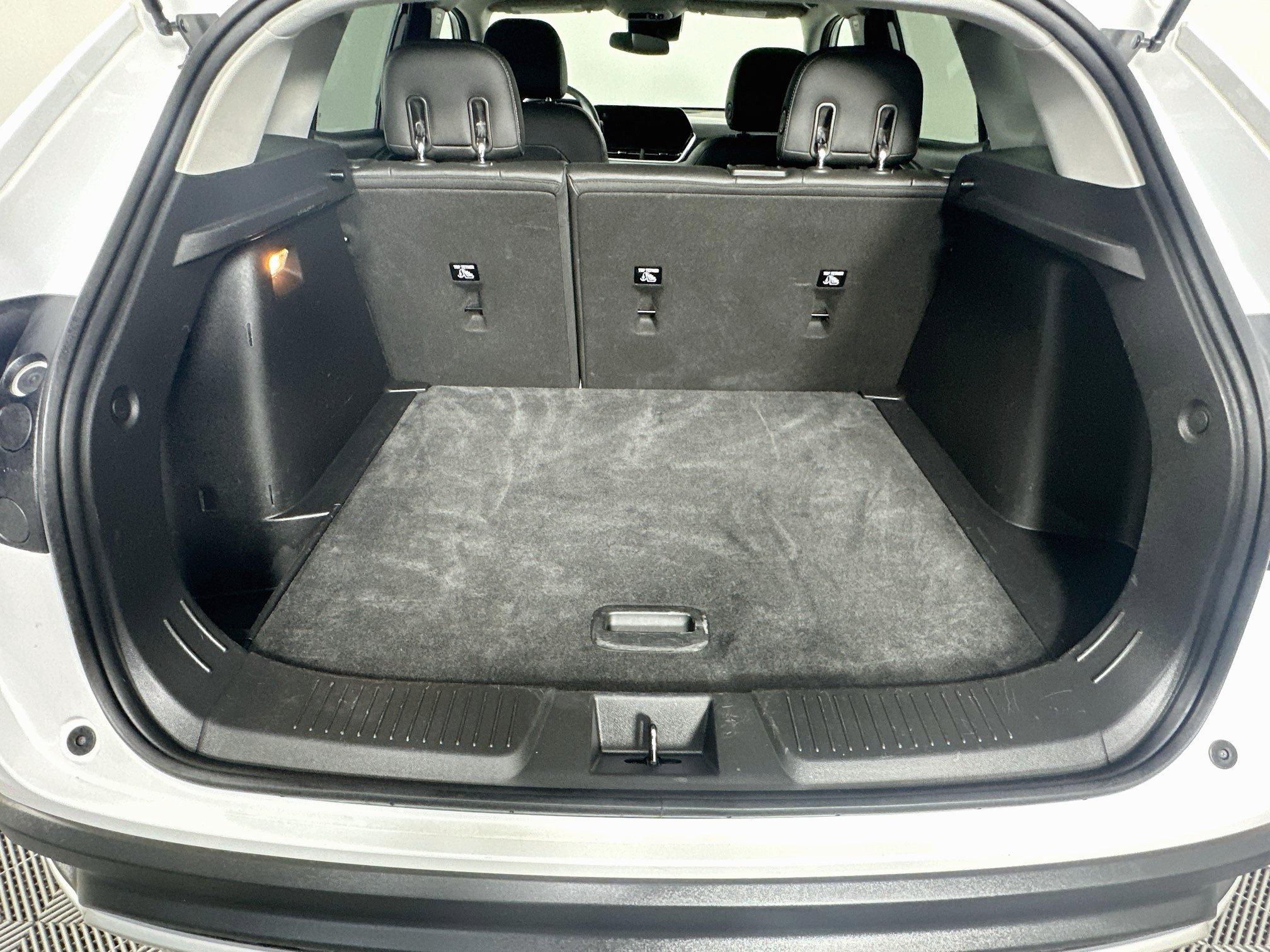 Used 2025 Chevrolet Trax LT FWD image 28