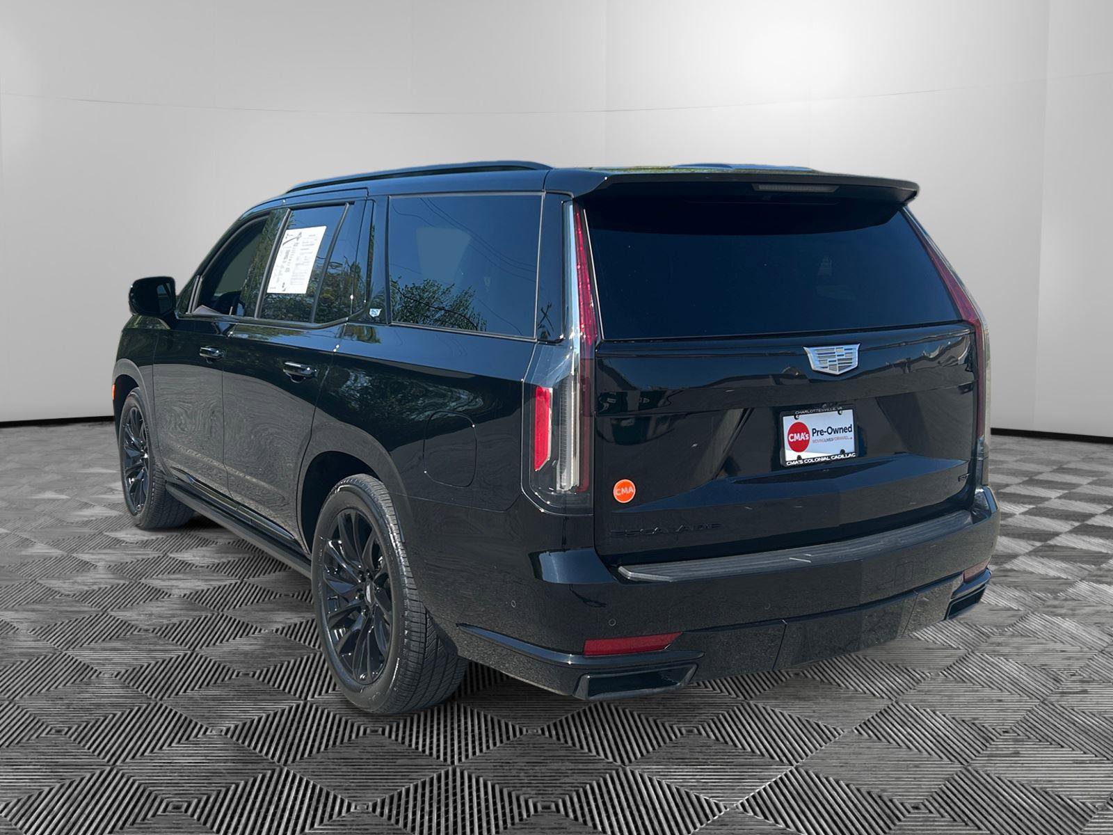 Used 2023 Cadillac Escalade Sport Platinum w/ LPO, ONYX Package image 3