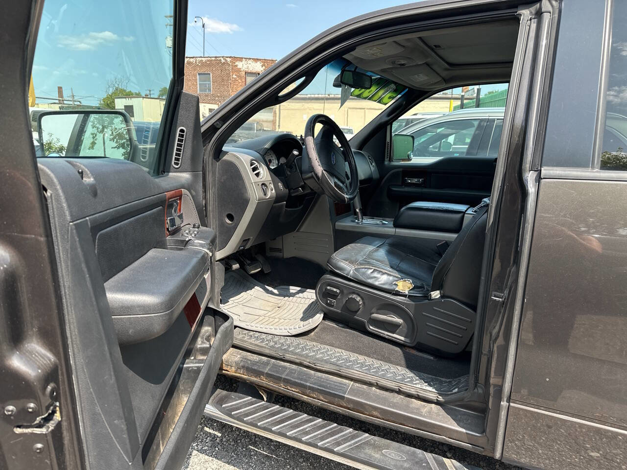 Used 2006 Ford F150 Lariat image 6