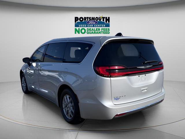 Used 2024 Chrysler Pacifica Touring-L image 29