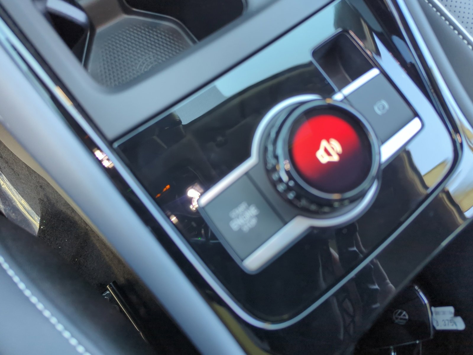 New 2026 Volkswagen Tiguan SEL R-Line image 29