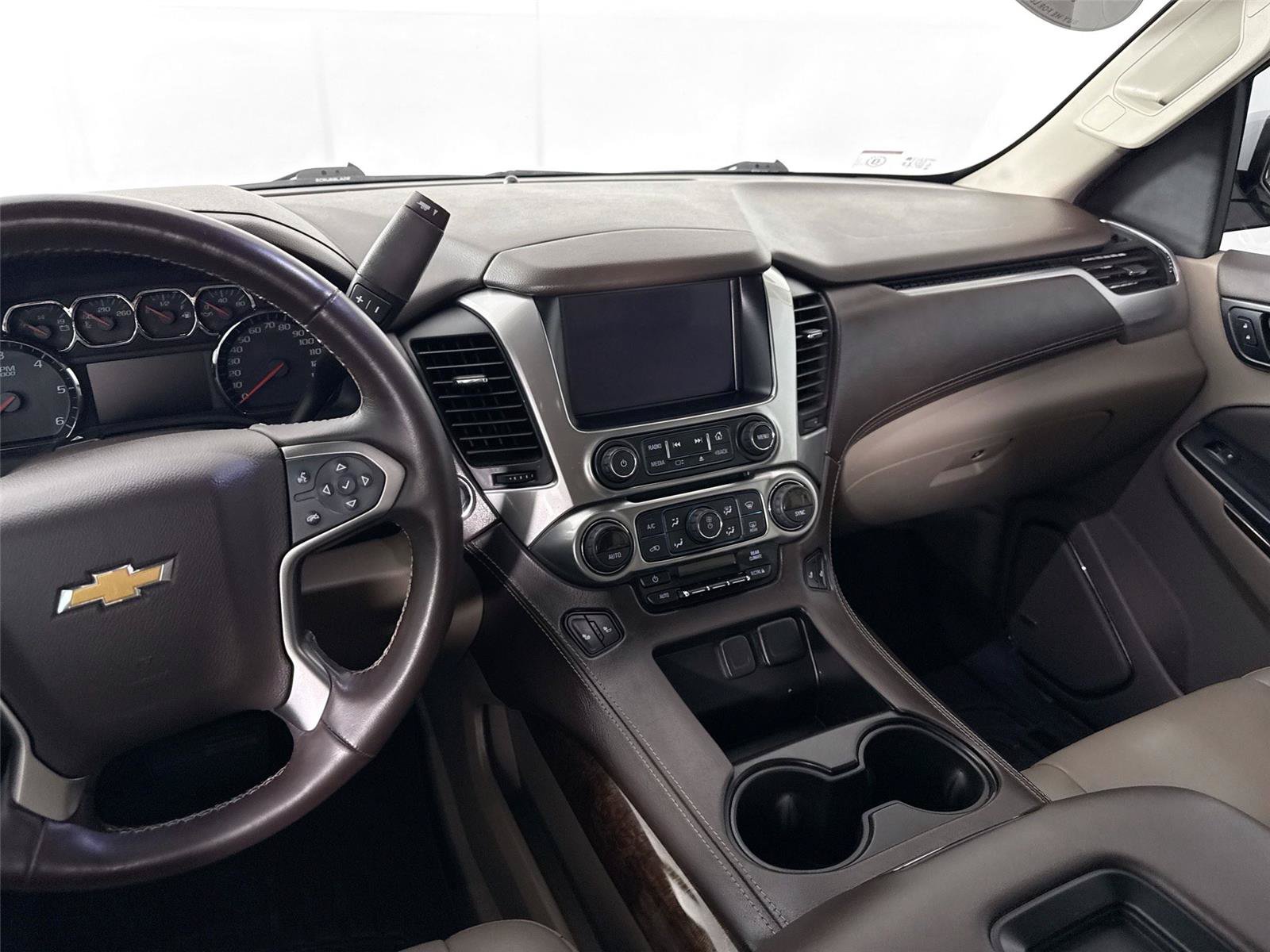 Used 2020 Chevrolet Tahoe LT w/ Luxury Package RWD image 35