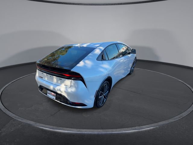 Used 2025 Toyota Prius XLE image 15