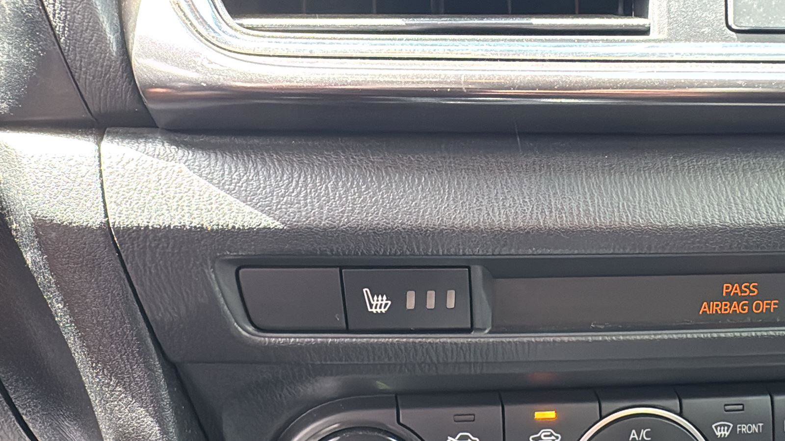 Used 2018 MAZDA MAZDA3 Grand Touring FWD image 19