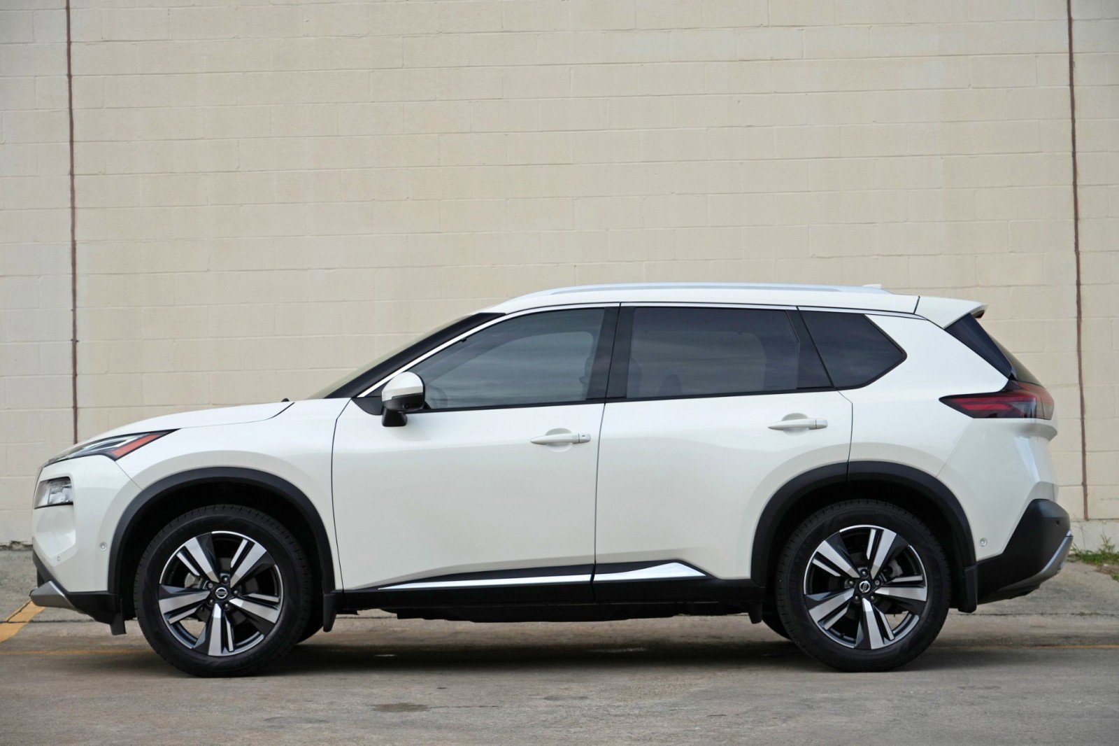 Used 2021 Nissan Rogue Platinum FWD image 8