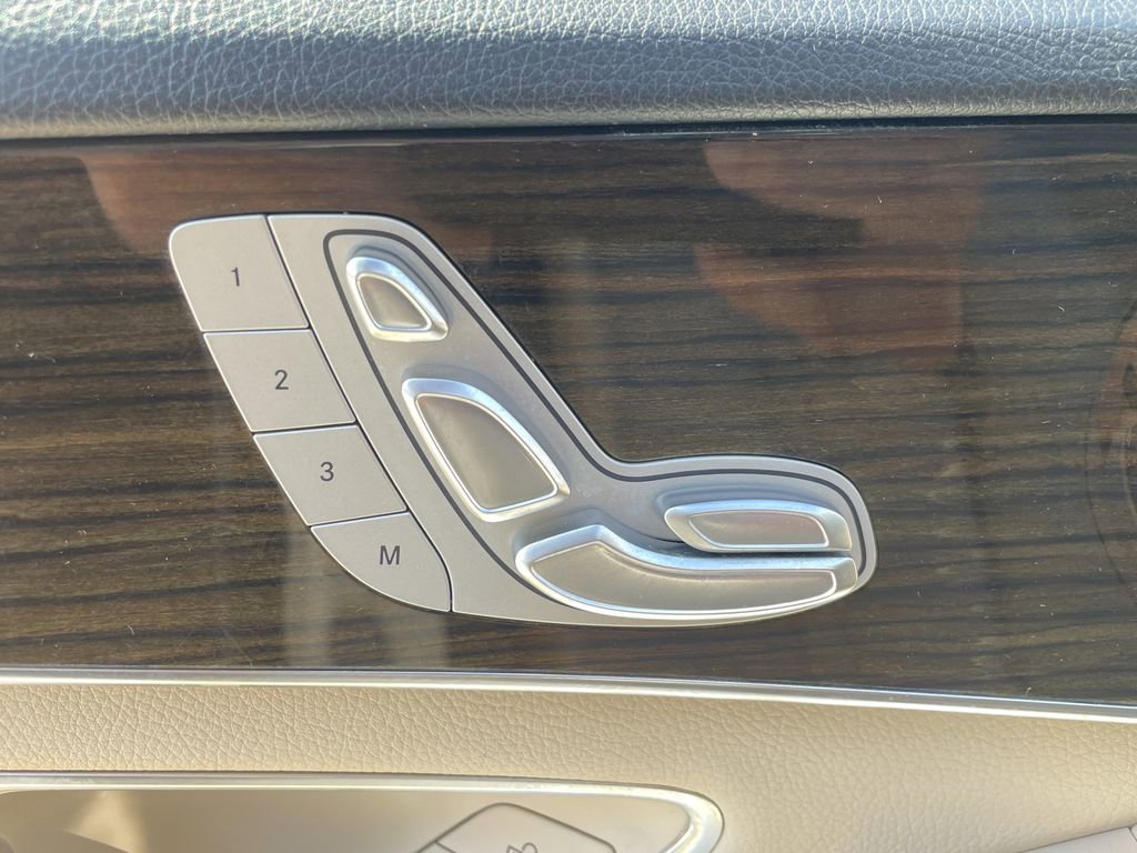 Used 2019 Mercedes-Benz C 300 Sedan image 18