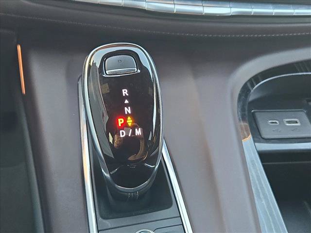 Used 2023 Cadillac Escalade ESV V AWD/4WD image 11