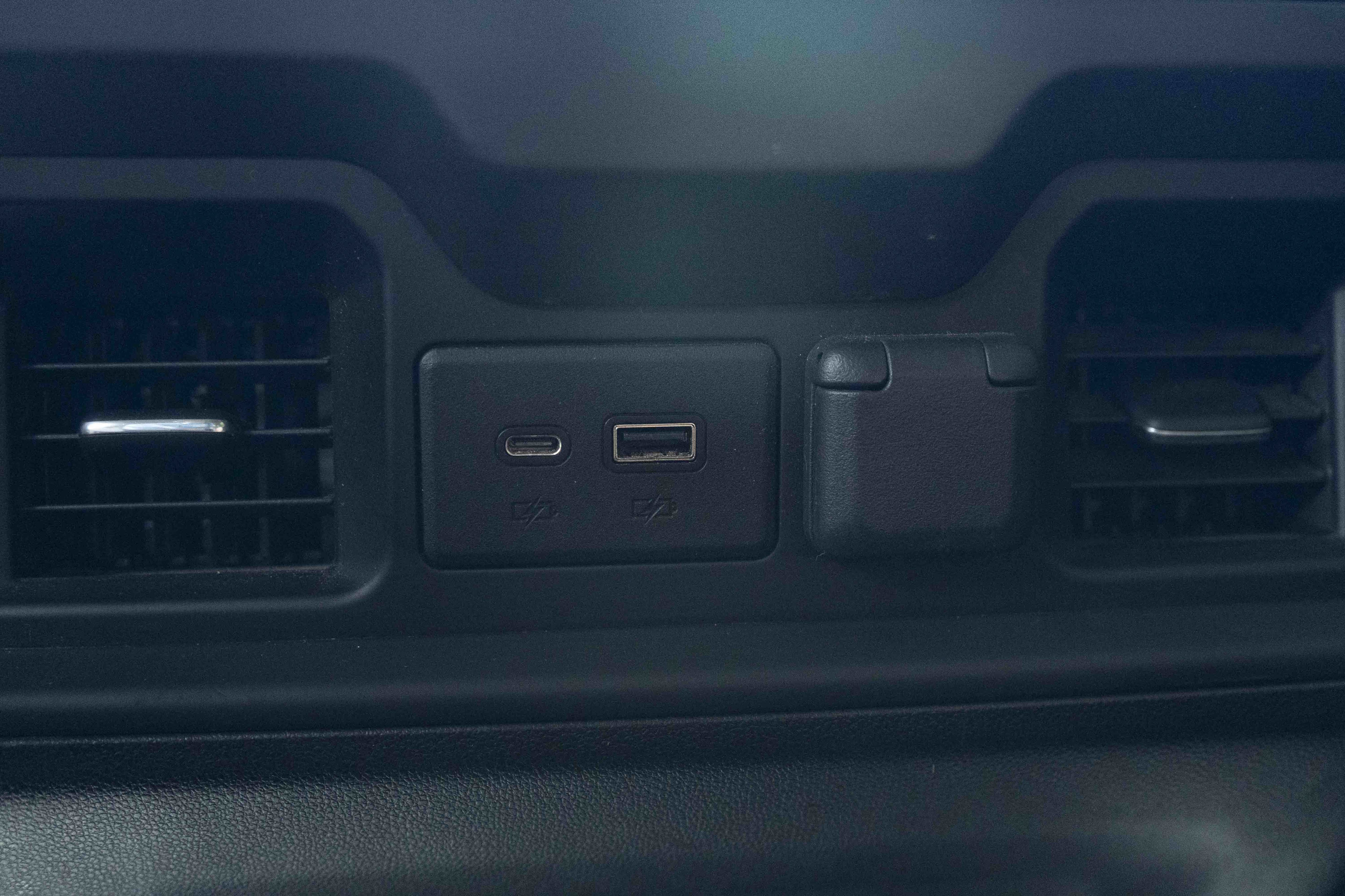 Used 2021 Chevrolet Silverado 1500 LT Trail Boss w/ Convenience Package II AWD/4WD image 39