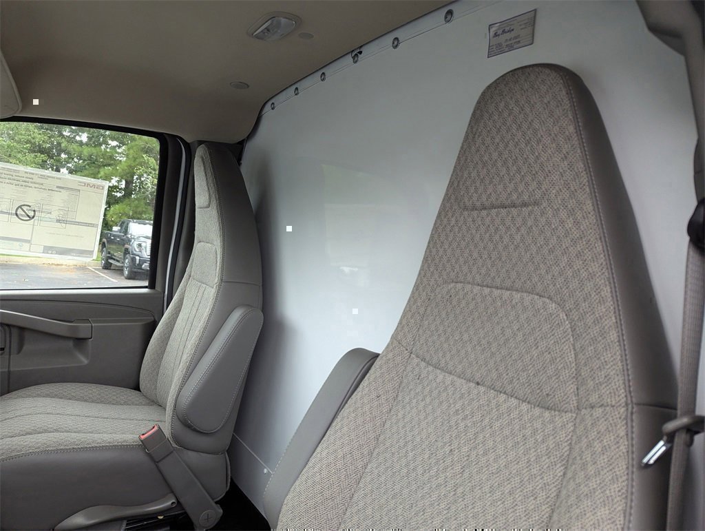 New 2025 GMC Savana 3500 Extended w/ Power Convenience Package image 12