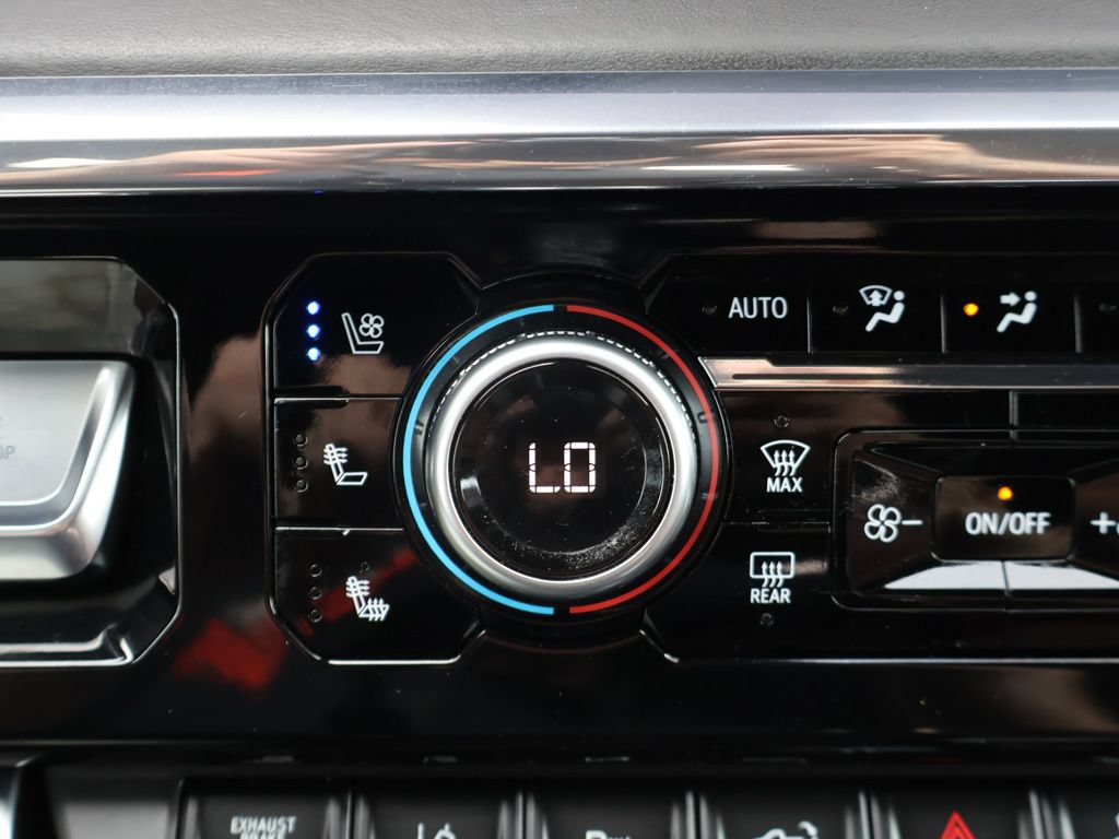 Used 2024 GMC Sierra 2500 Denali Ultimate w/ LPO, GMC Protection Package AWD/4WD image 50