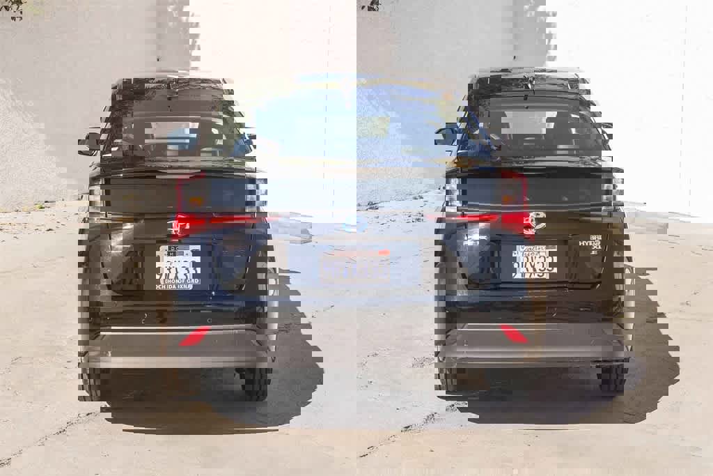 Used 2022 Toyota Prius XLE image 7