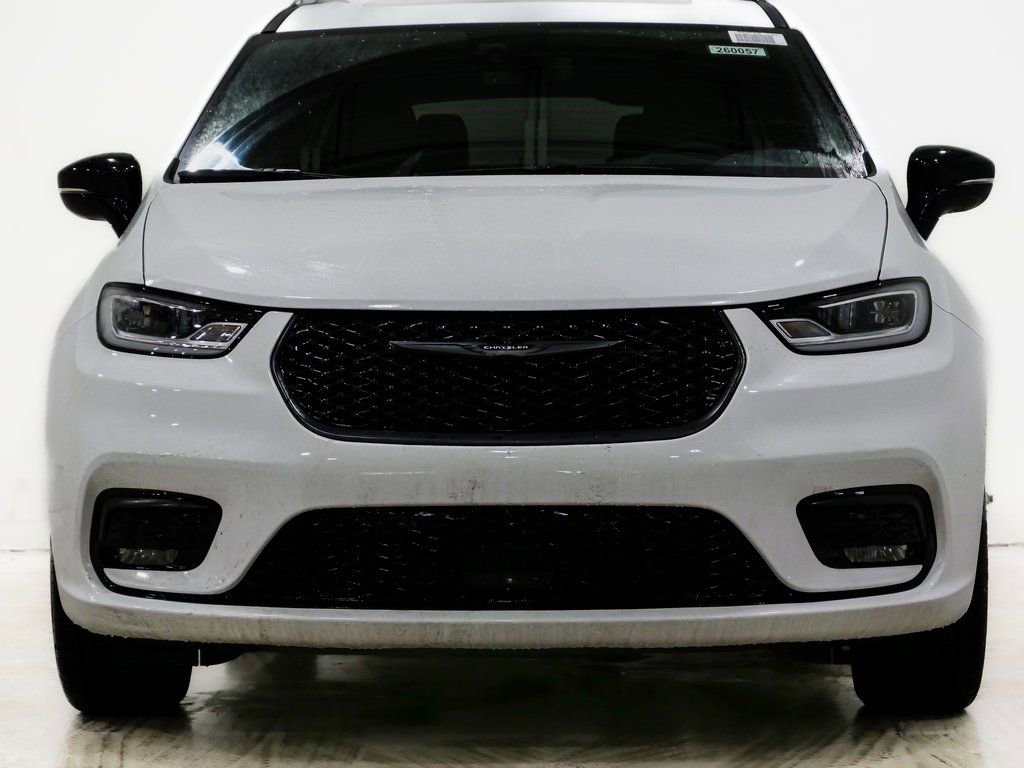 New 2026 Chrysler Pacifica Limited w/ S Appearance Package AWD/4WD image 2