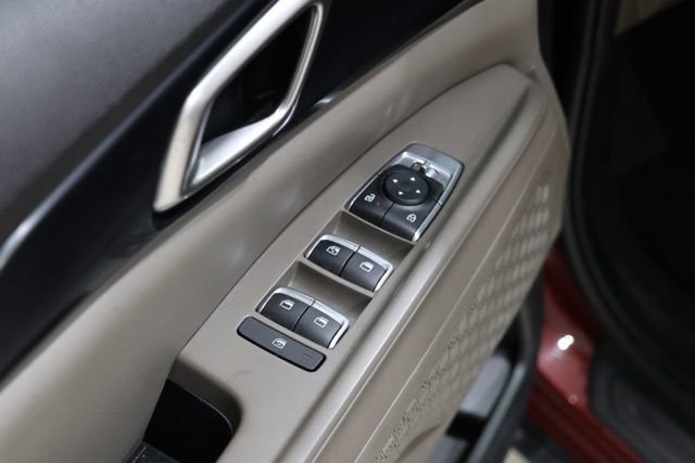 Used 2025 Kia Carnival FWD image 20