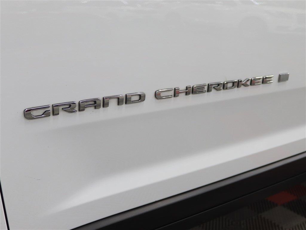 Used 2022 Jeep Grand Cherokee L Laredo w/ Luxury Tech Group I AWD/4WD image 10