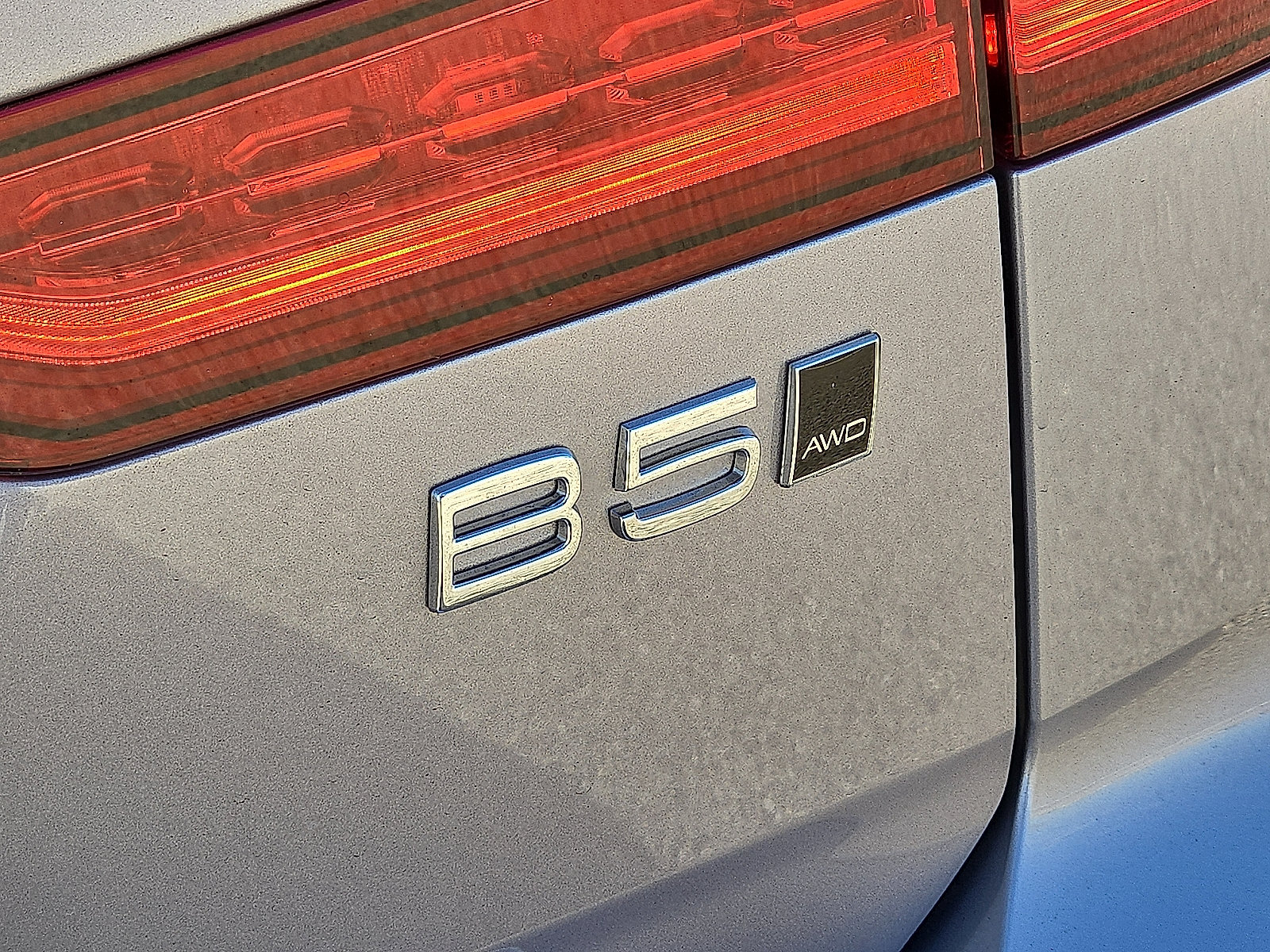 New 2026 Volvo V60 B5 Cross Country Plus w/ Protection Package Premier AWD/4WD image 12