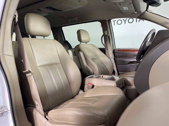 Used 2015 Chrysler Town & Country Touring-L w/ Driver Convenience Group image 34