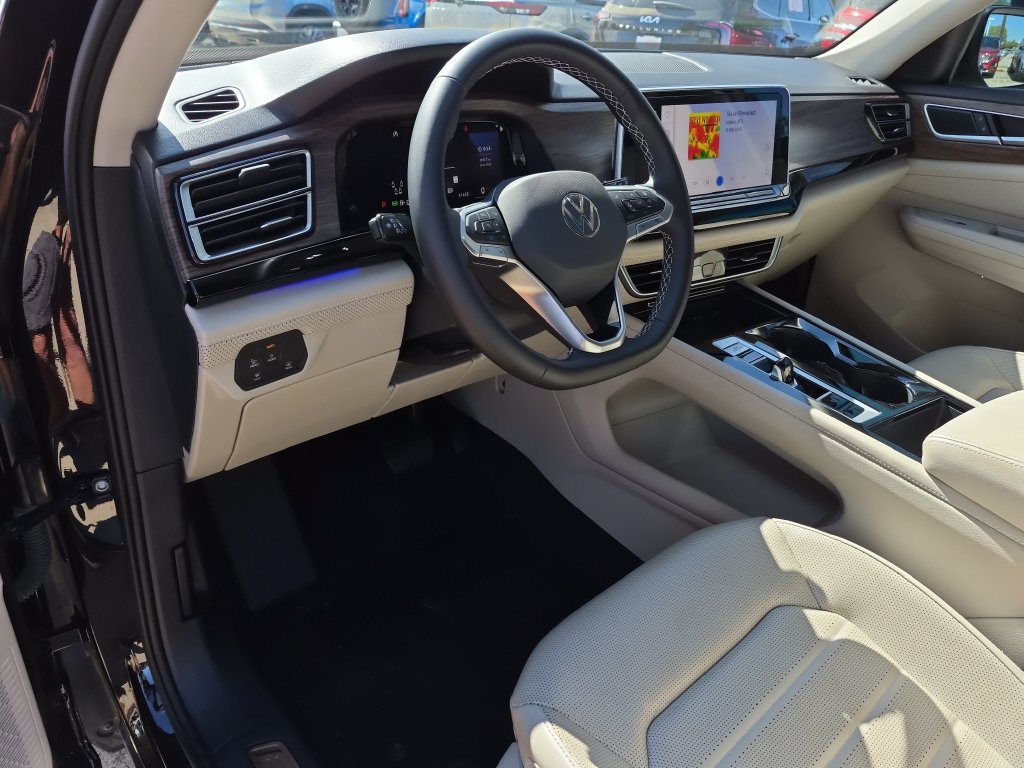 Used 2024 Volkswagen Atlas SEL AWD/4WD image 19
