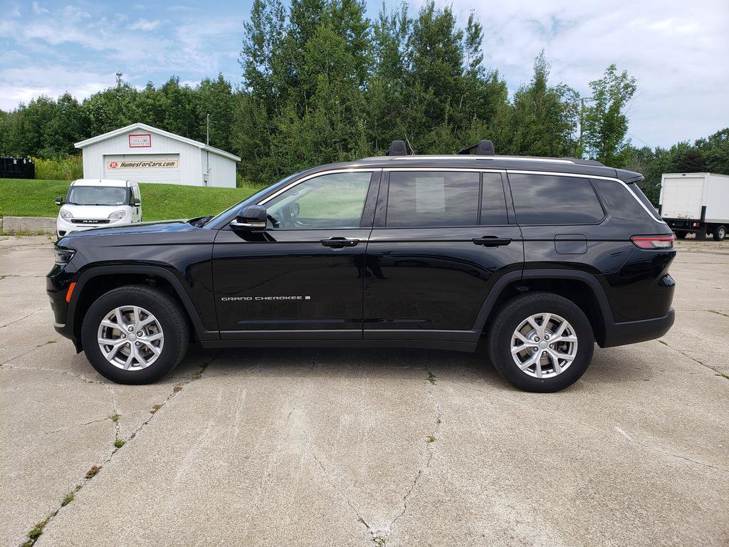 Used 2022 Jeep Grand Cherokee L Limited AWD/4WD image 6