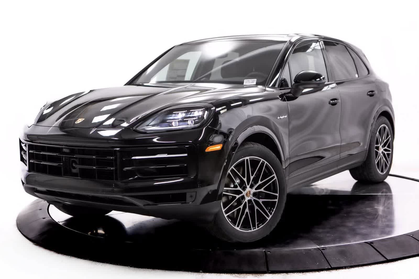 Certified 2025 Porsche Cayenne E-Hybrid AWD/4WD image 1