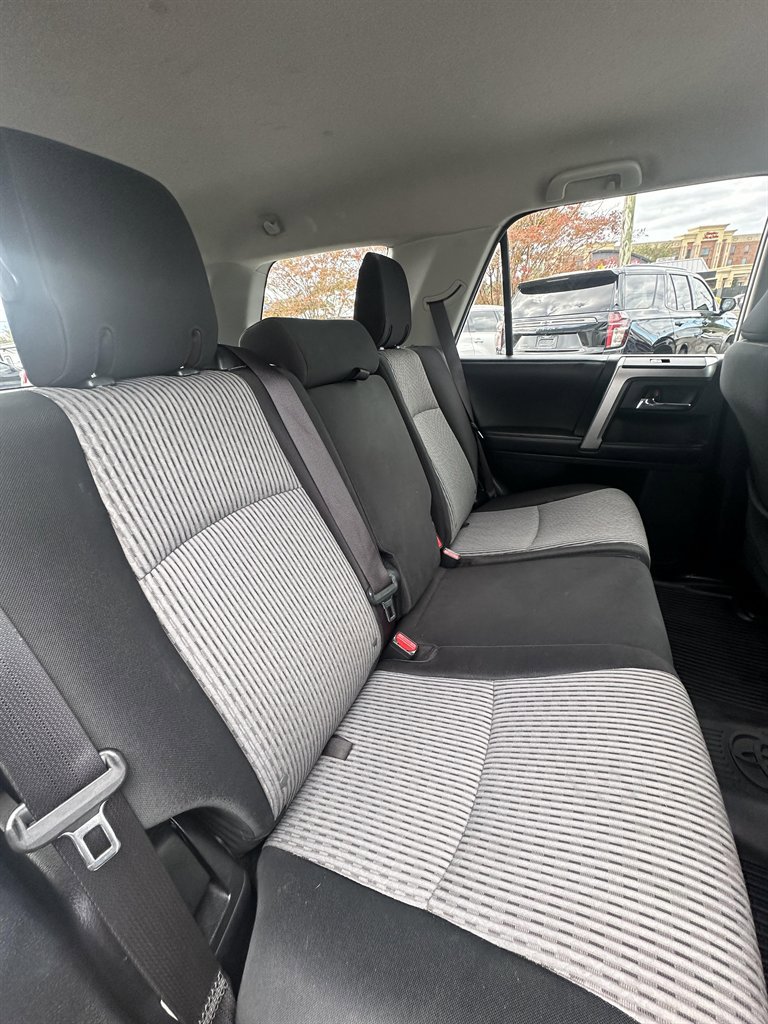 Used 2016 Toyota 4Runner SR5 image 11