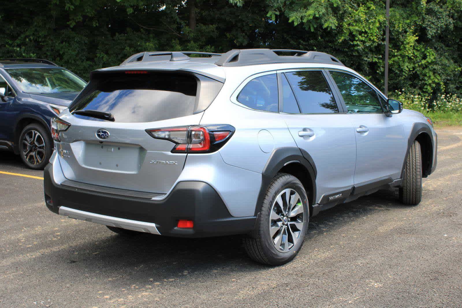 Used 2025 Subaru Outback Limited image 11