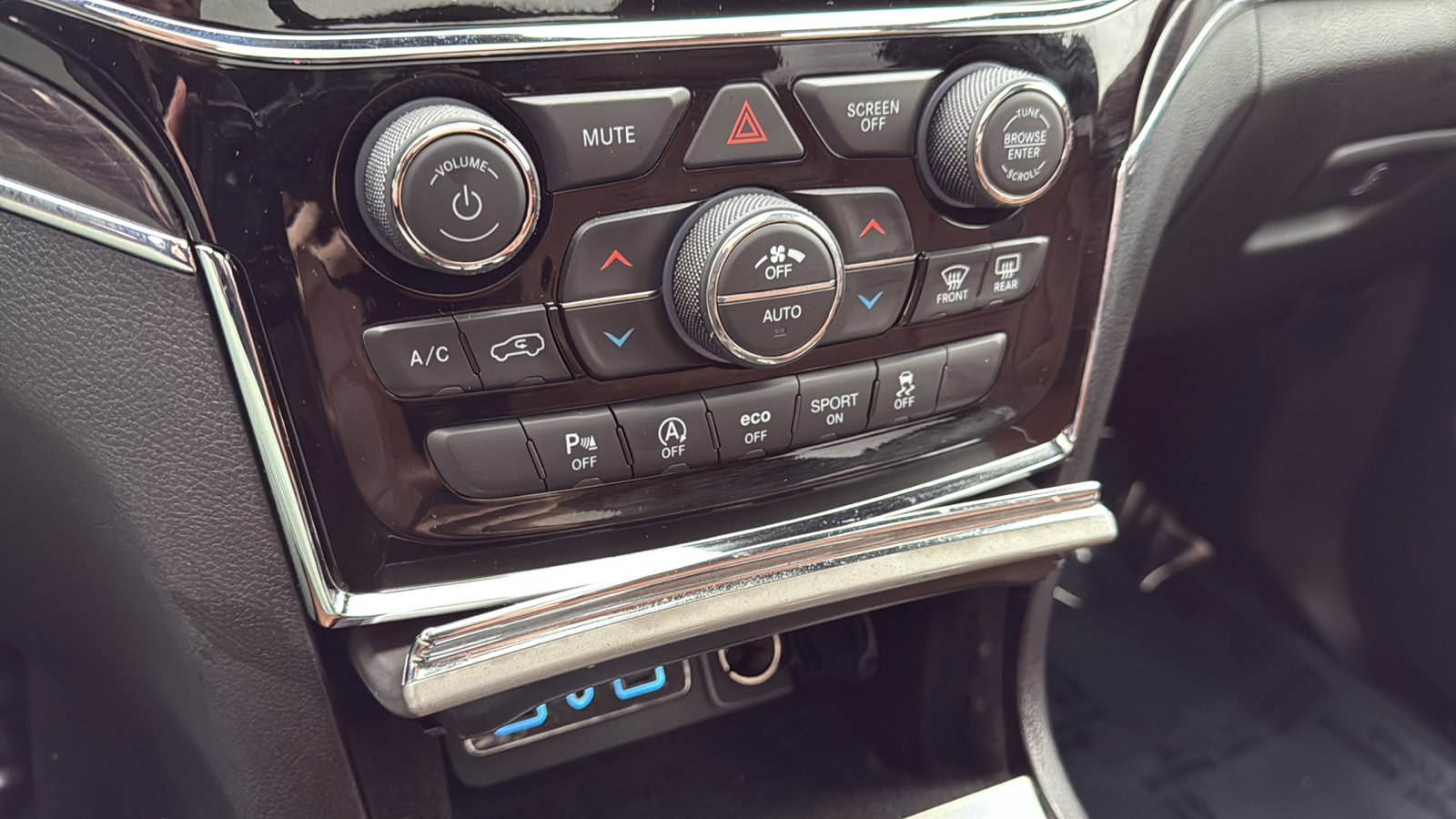 Used 2021 Jeep Grand Cherokee Overland image 21