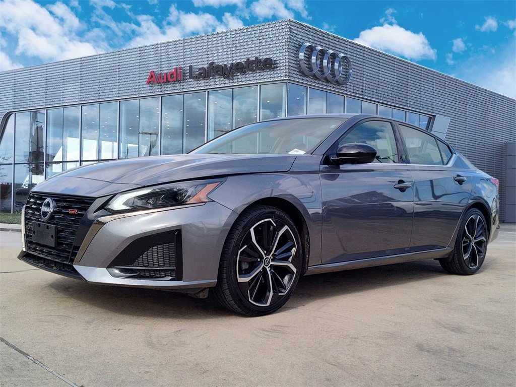 Used 2024 Nissan Altima 2.5 SR image 1