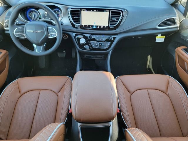 New 2026 Chrysler Pacifica Pinnacle w/ Trailer Tow Group AWD/4WD image 26